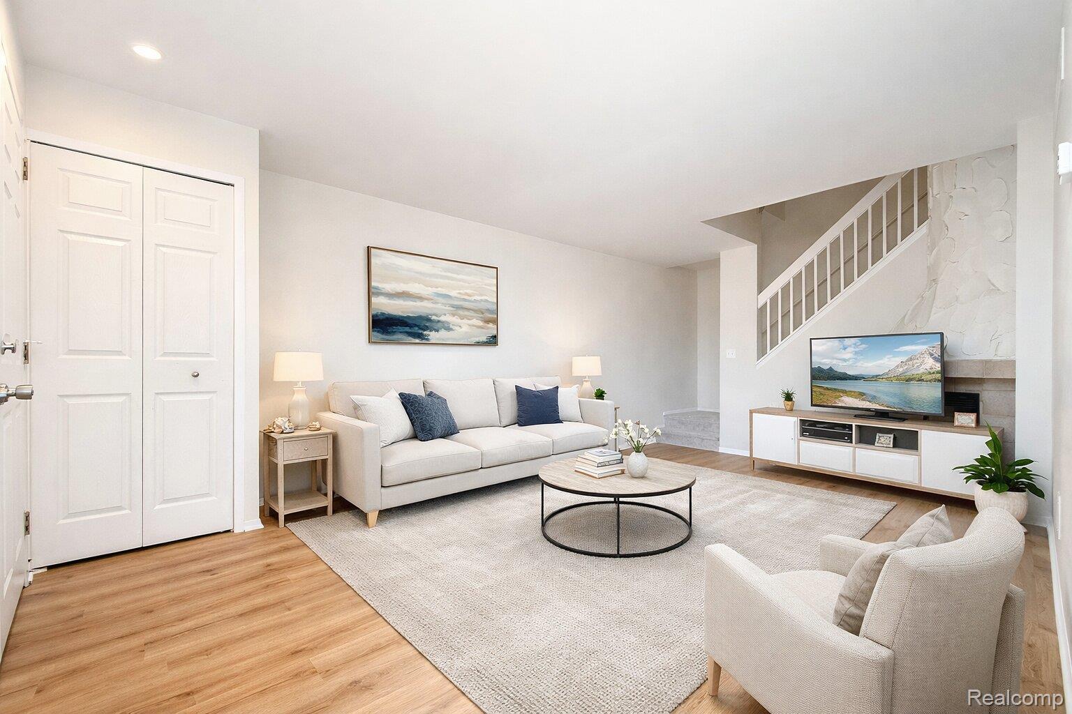 22211 Pondview Unit 27