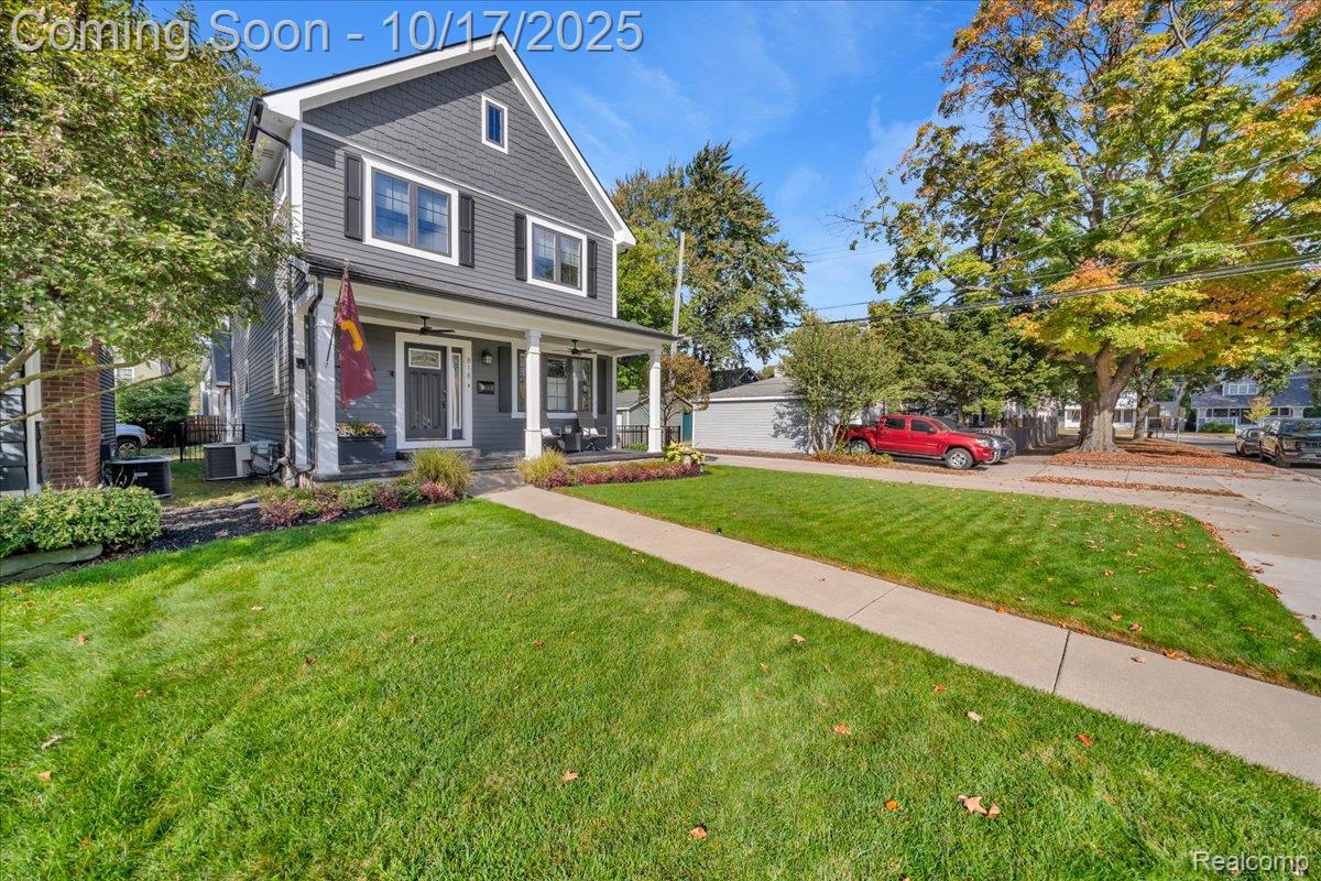 818 Longfellow Avenue