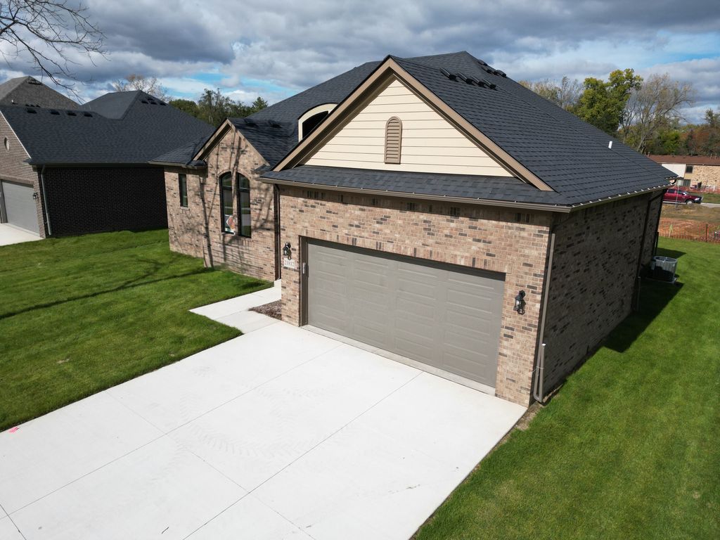 listing image 0