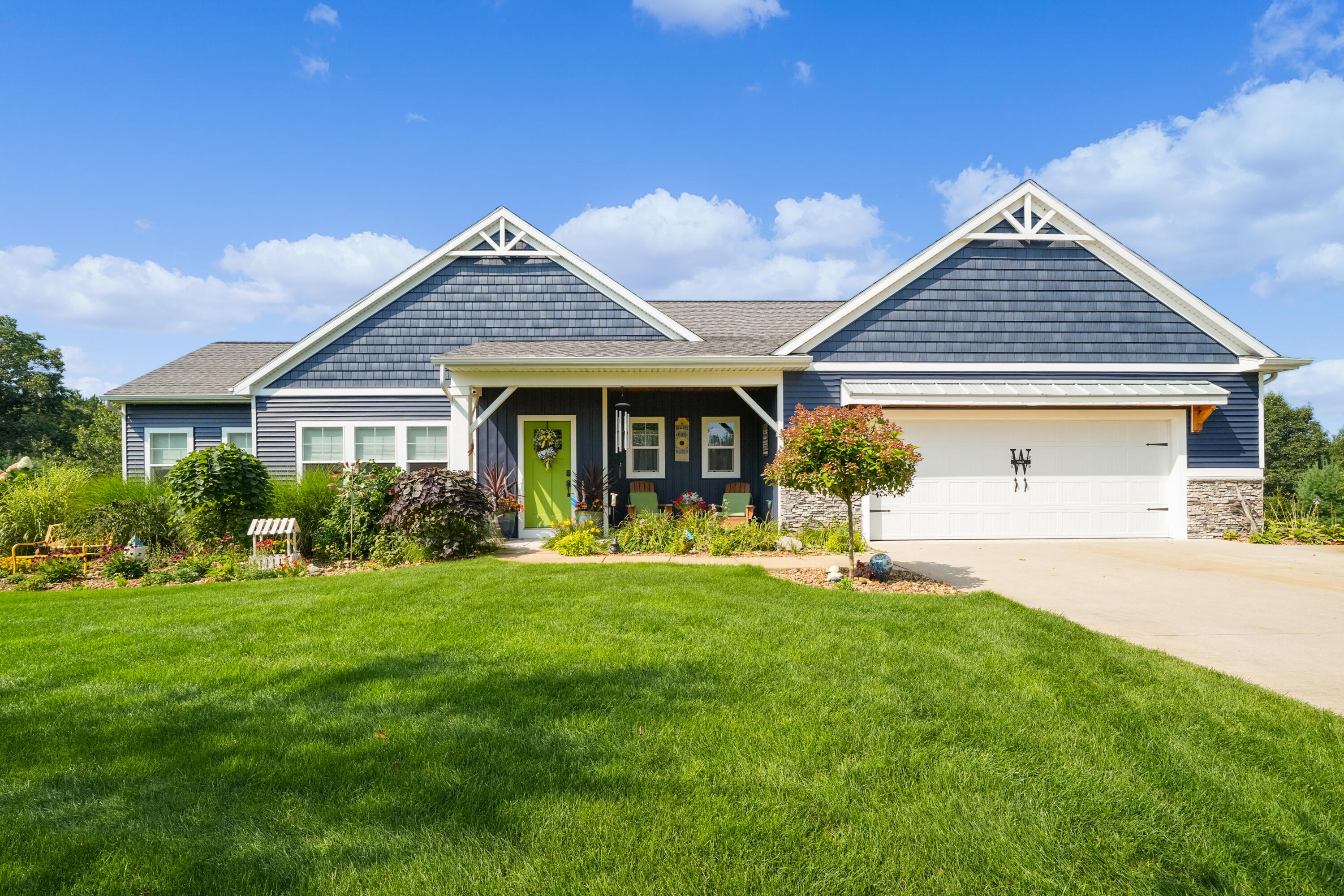 21889 Hilltop Circle