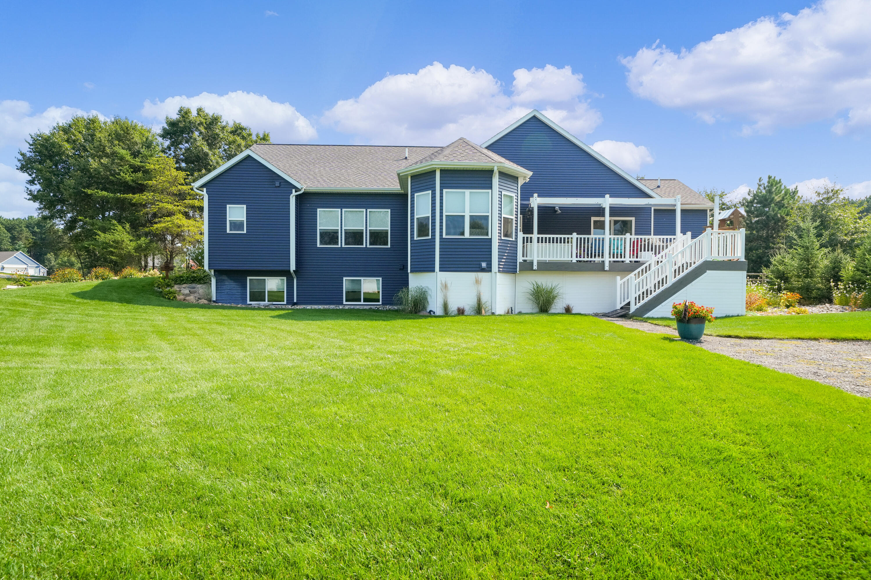 21889 Hilltop Circle