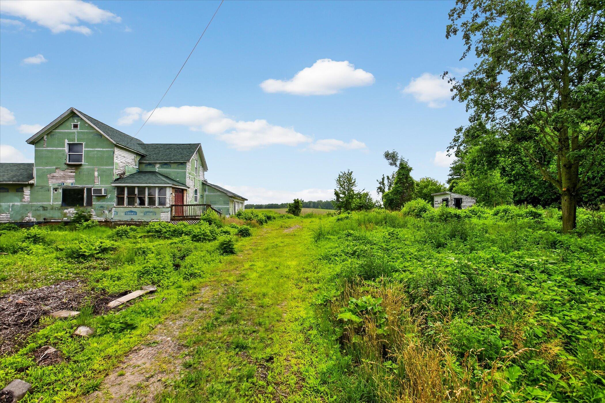 2429 W Huron Line Road