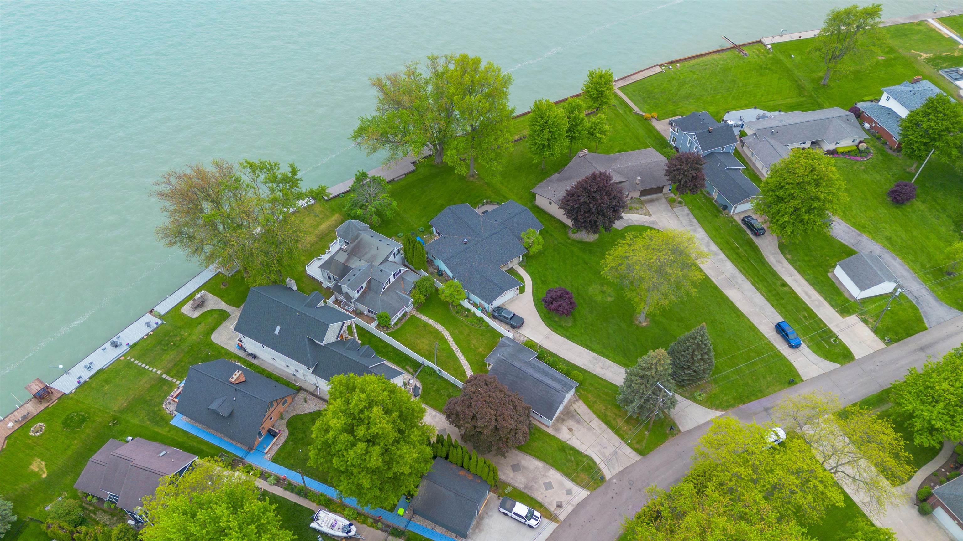 48816 Point Lakeview Drive