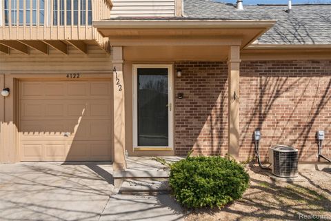 4122 Stonebridge Holly Village MI 48442