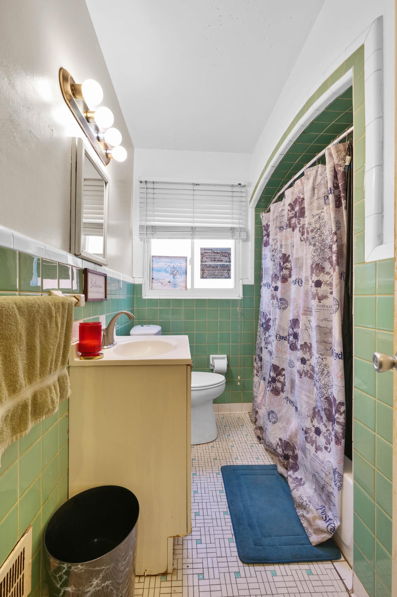 12261 Lansdowne Street E