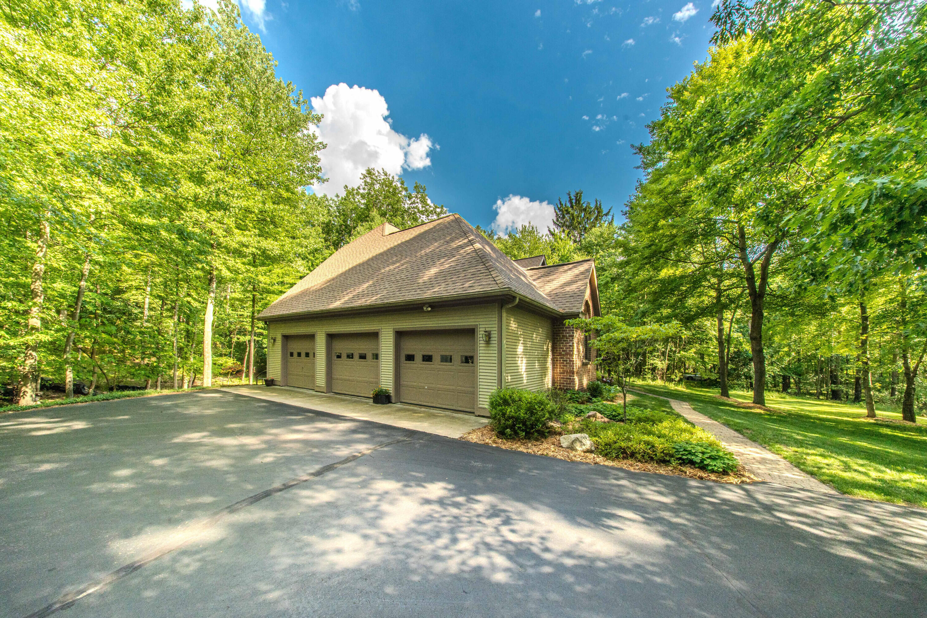 1935 Pierce Road