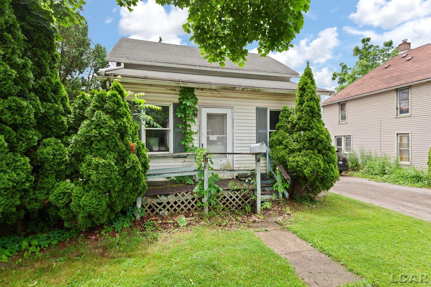 121 W Beecher Street