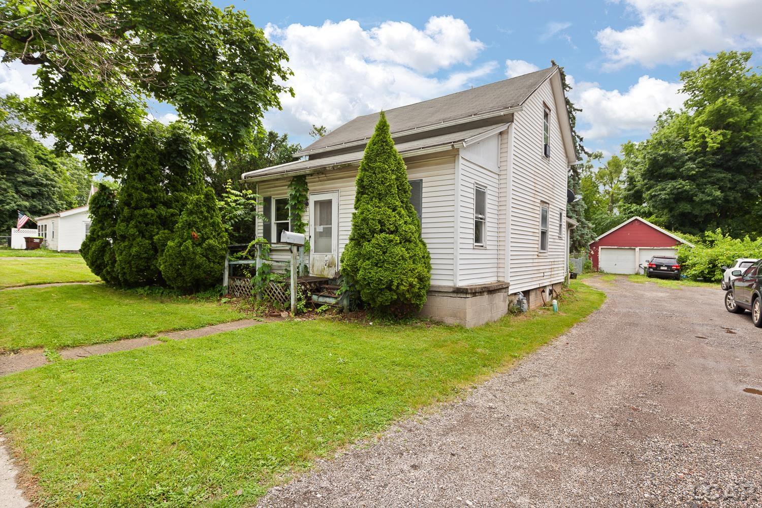 121 W Beecher Street