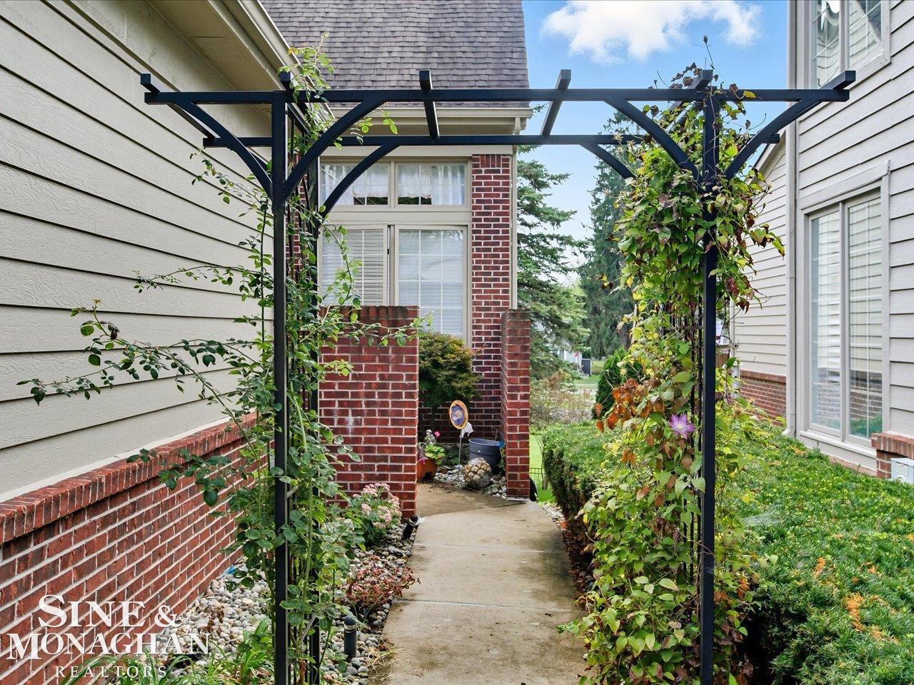 820 Milford Glen Circle