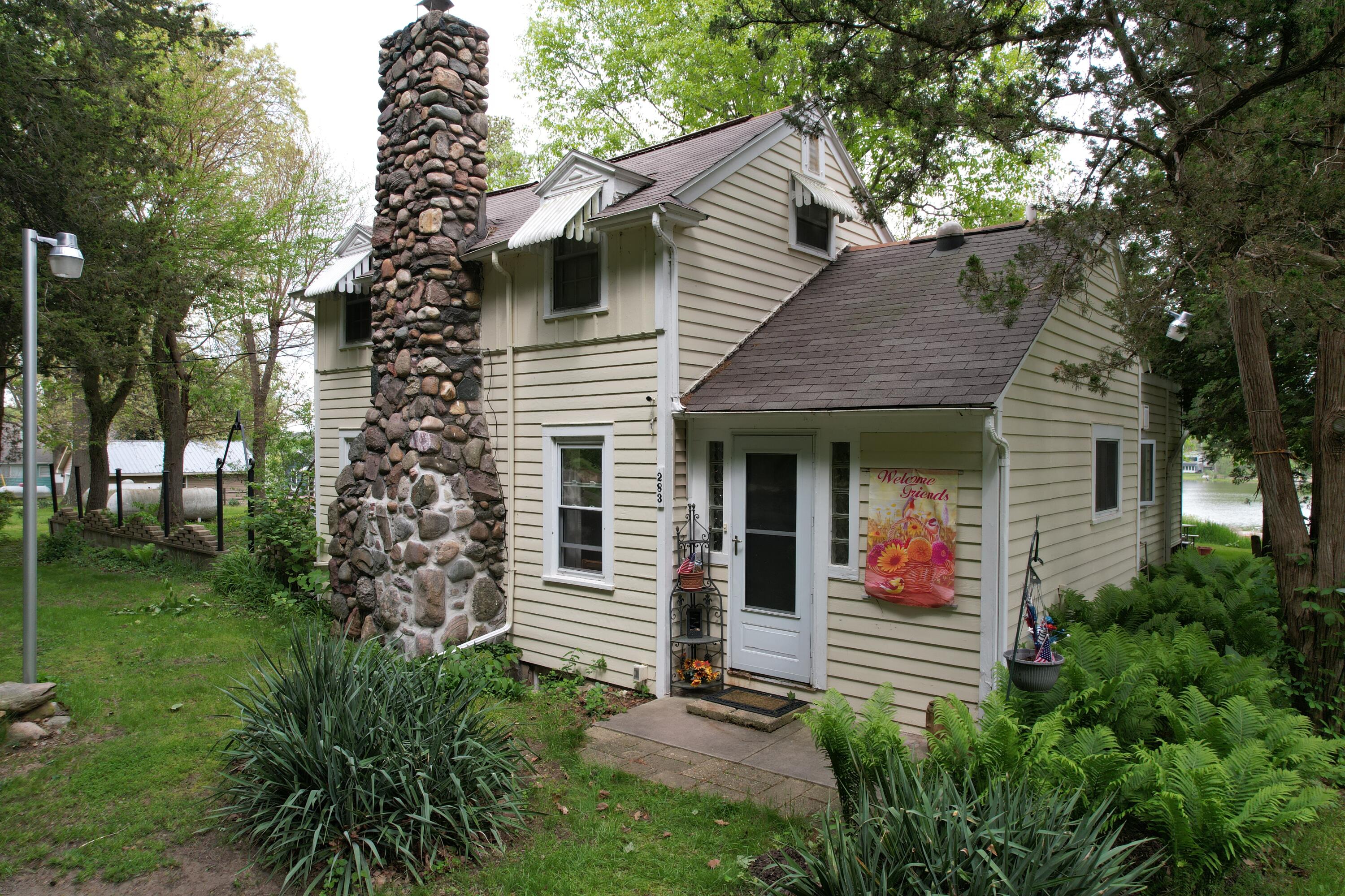 2831 Hemlock Road