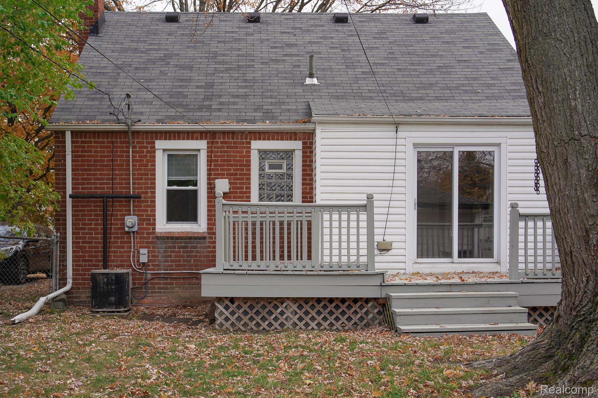 3015 N Vermont Avenue