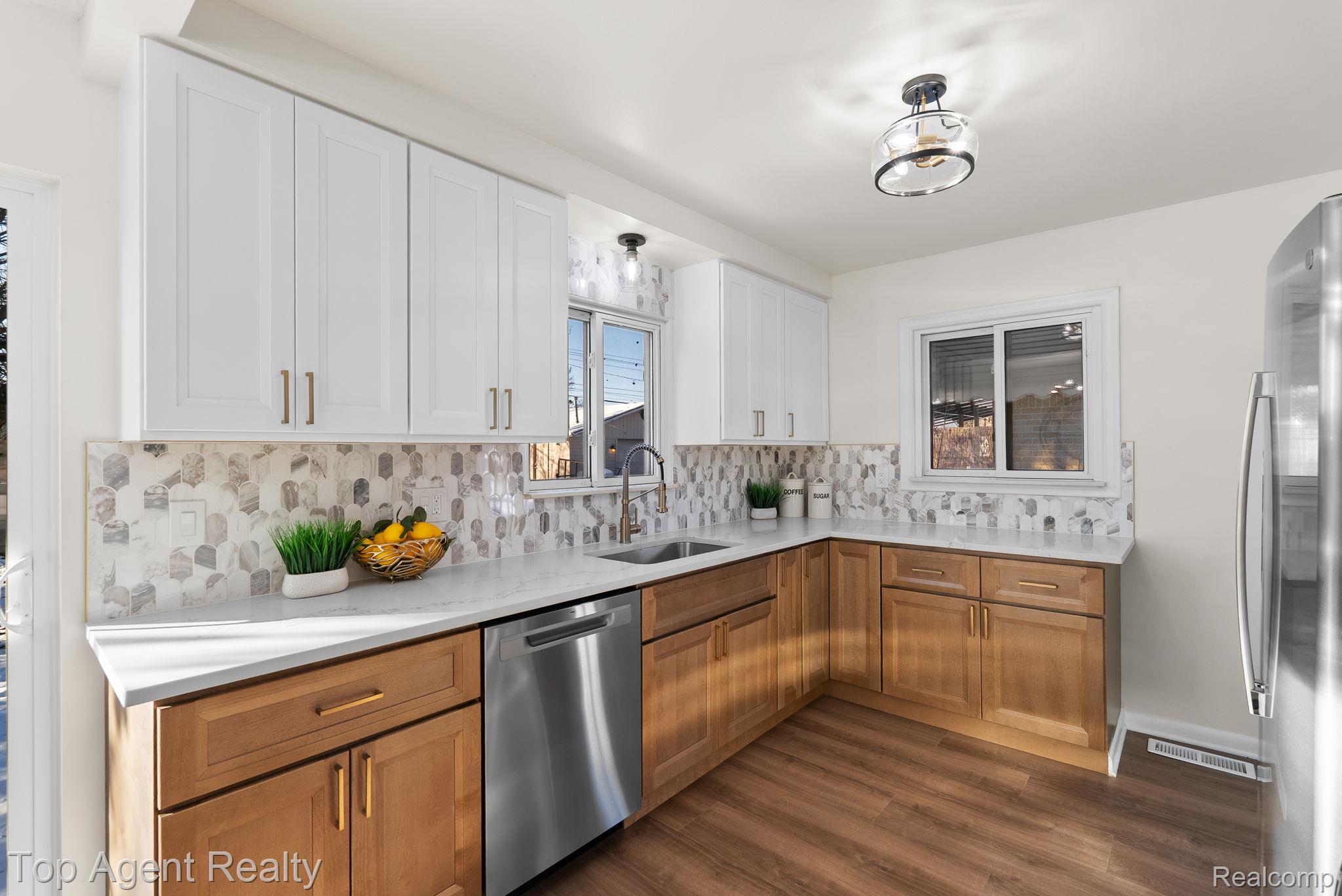 32151 Grandview Avenue