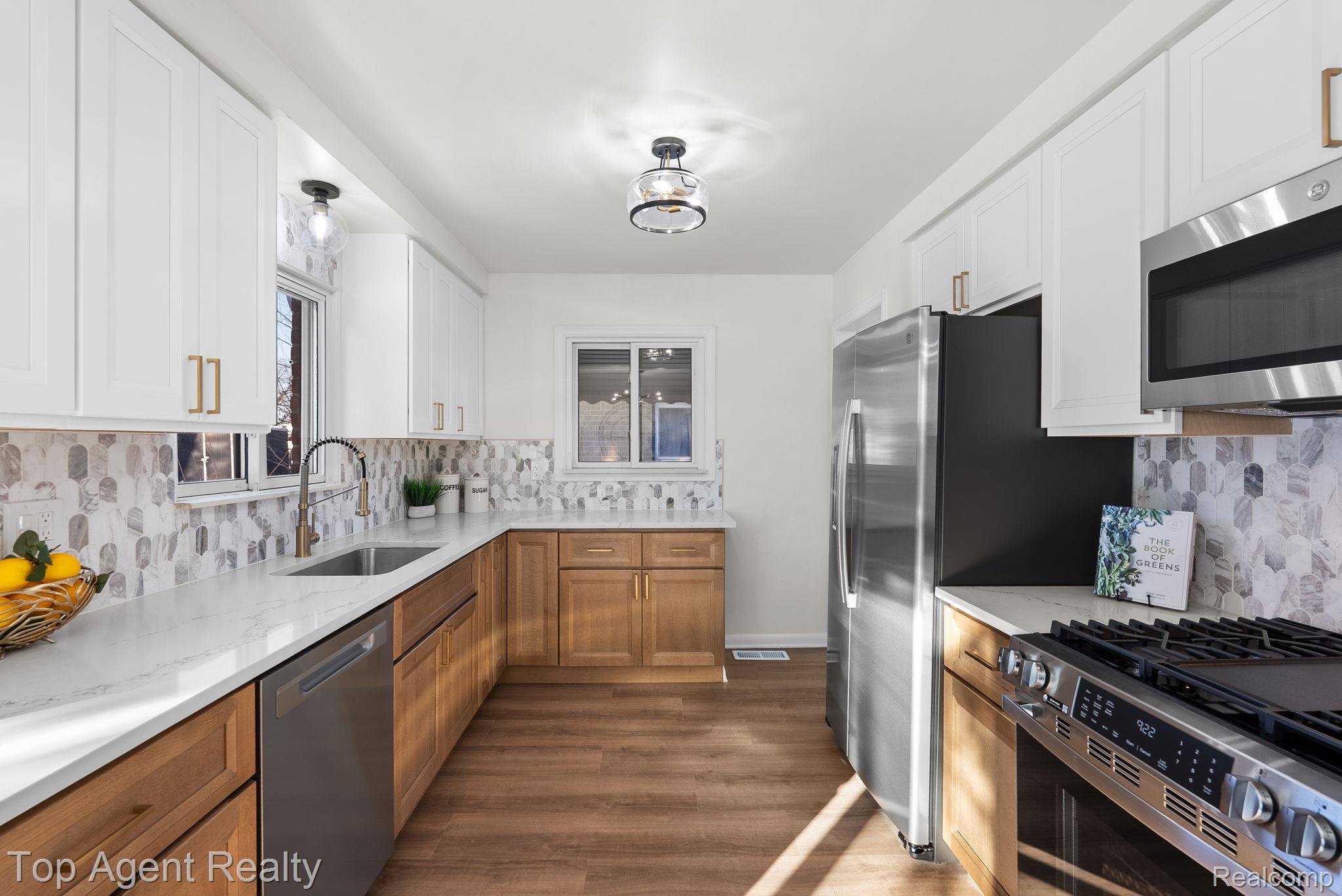 32151 Grandview Avenue