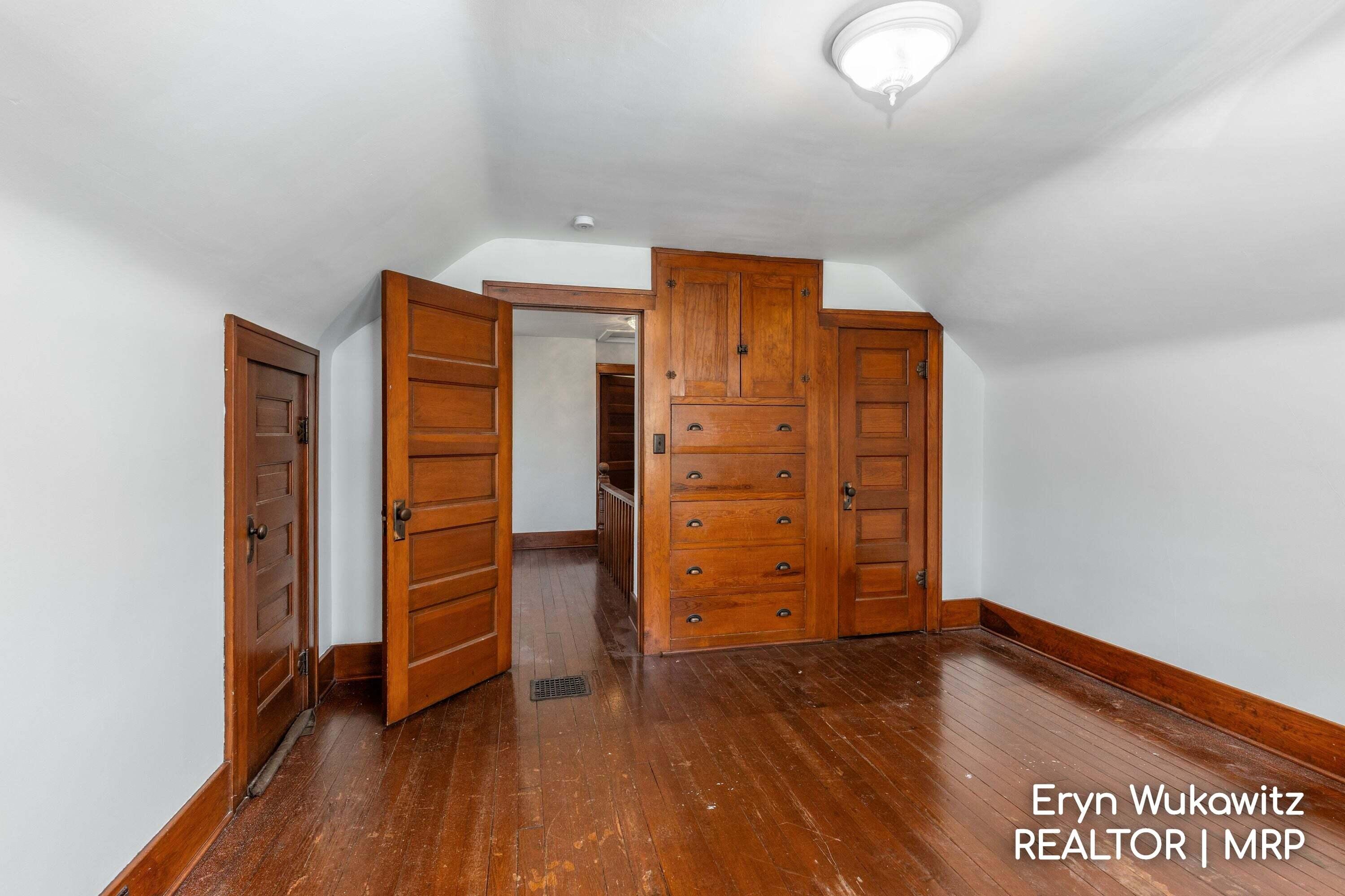 317 W Montcalm Street