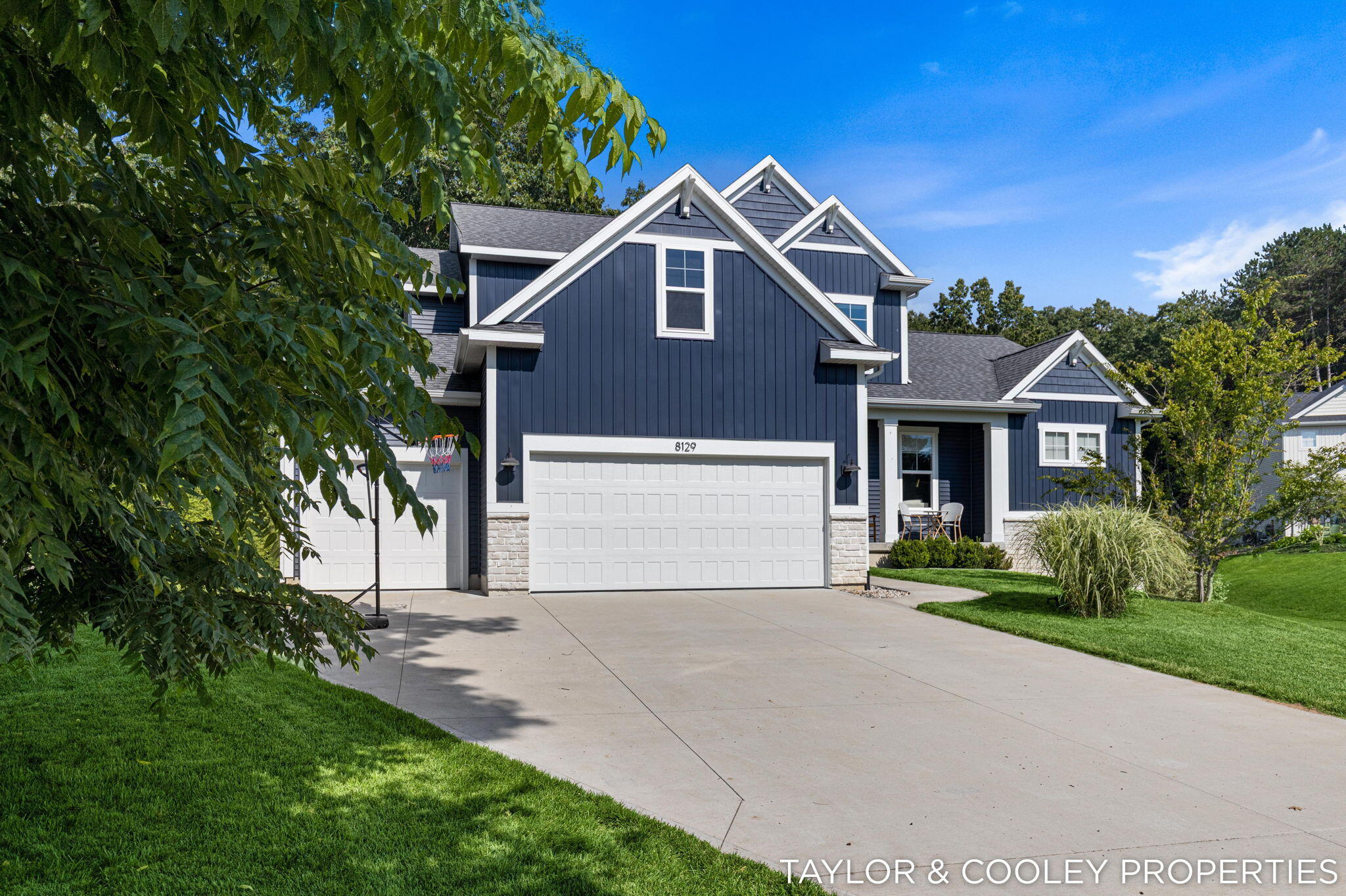 8129 Honeysuckle Hill Court SE