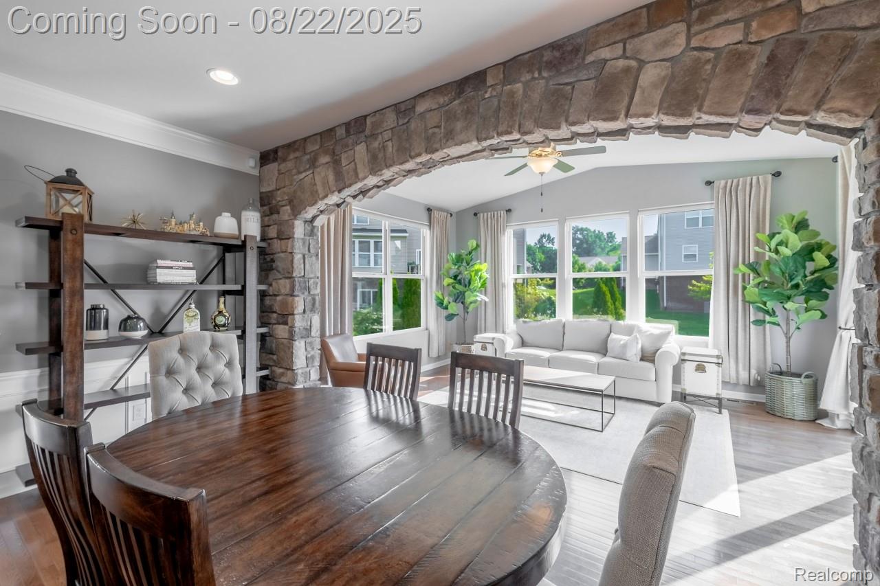 25000 Carriage Lane