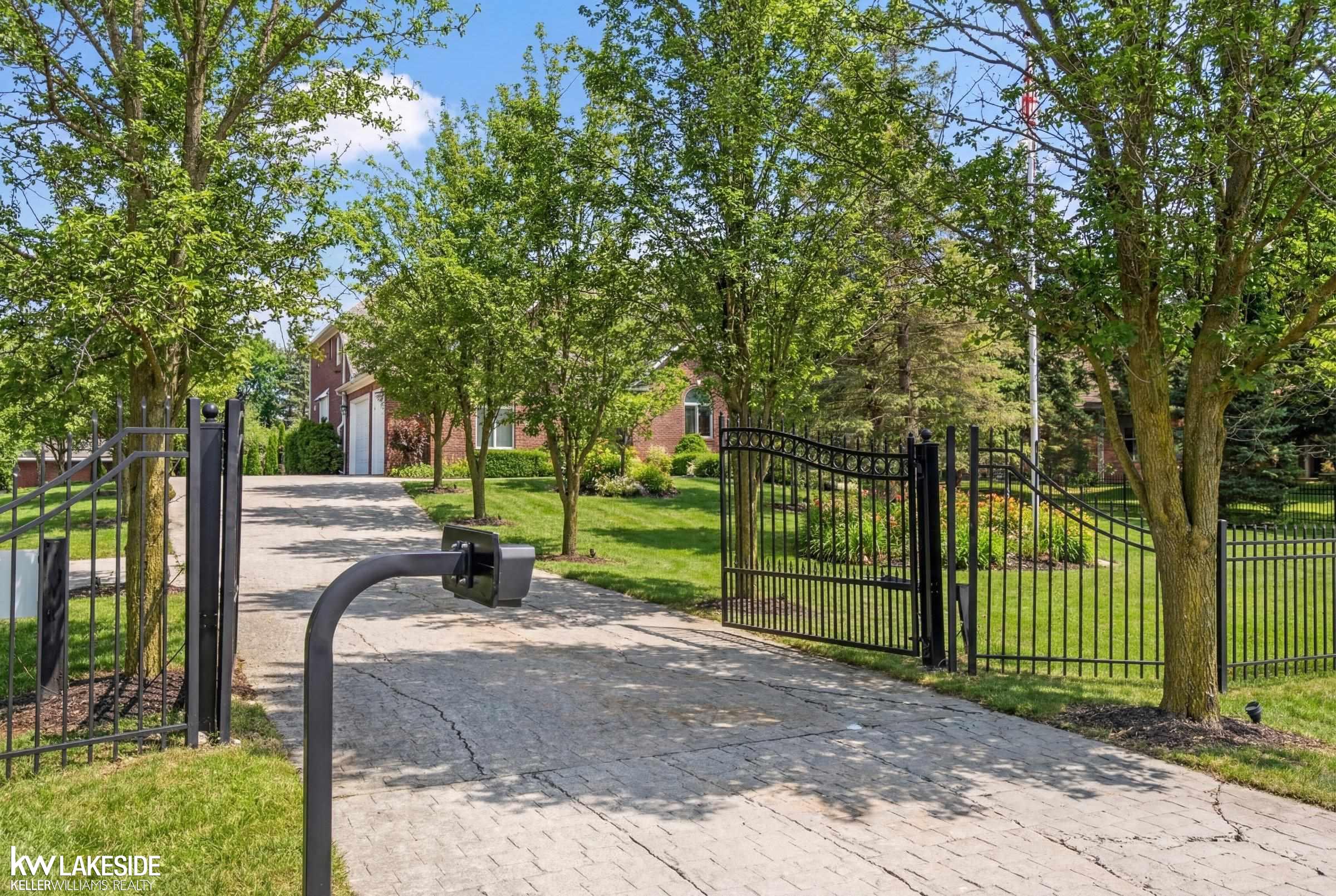 6120 Evanswood Street