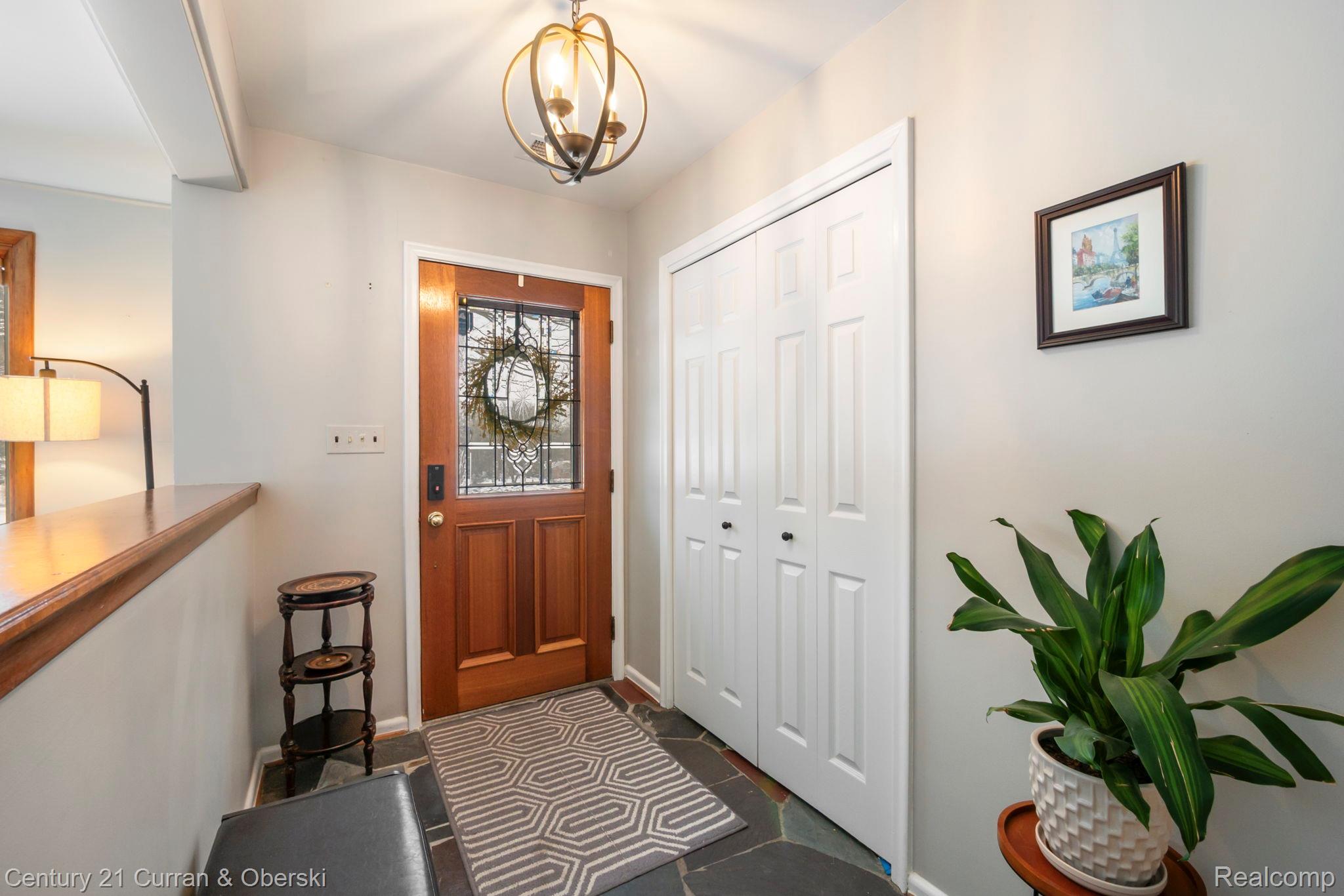 33870 Cotswold Street