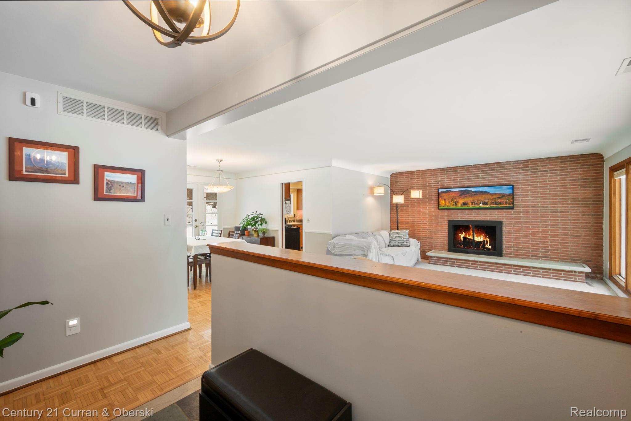 33870 Cotswold Street