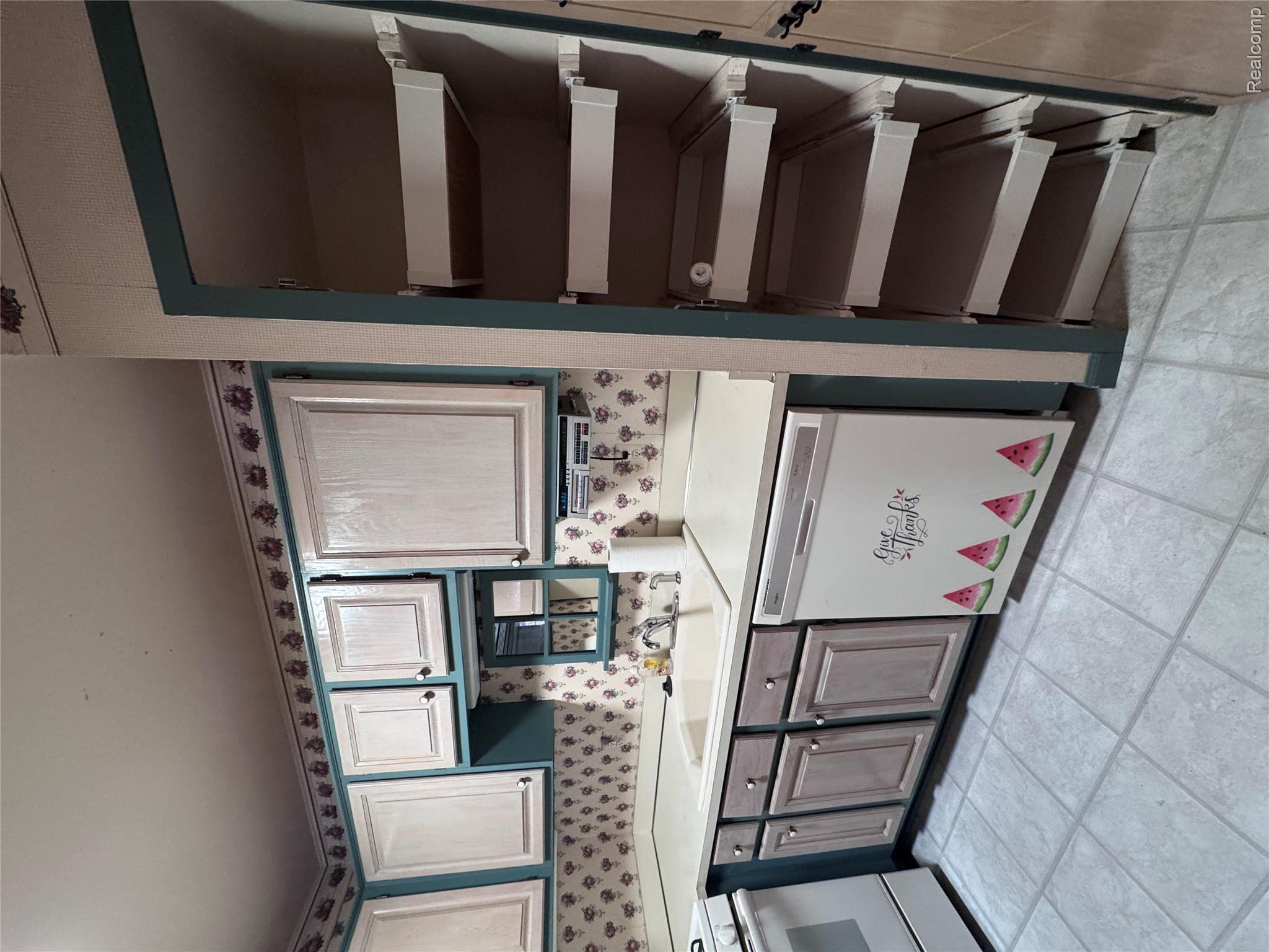 38984 Golfview Drive W