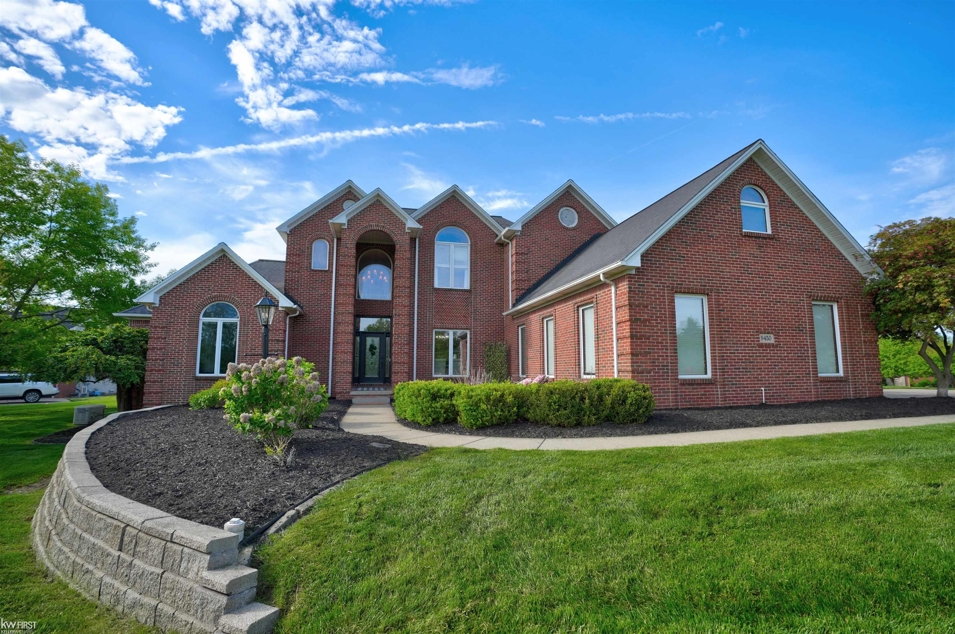 9450 Creek Bend Trail