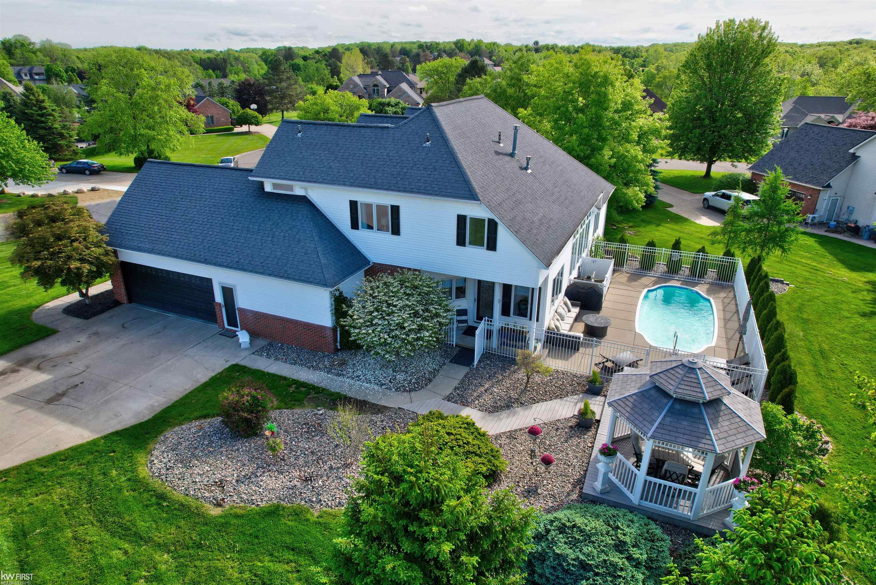 9450 Creek Bend Trail