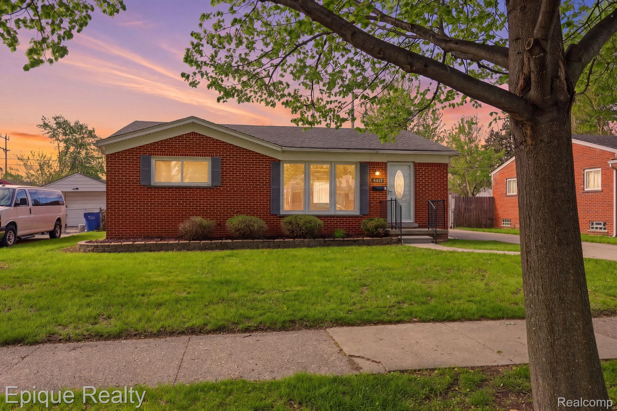 4442 Lutz Drive