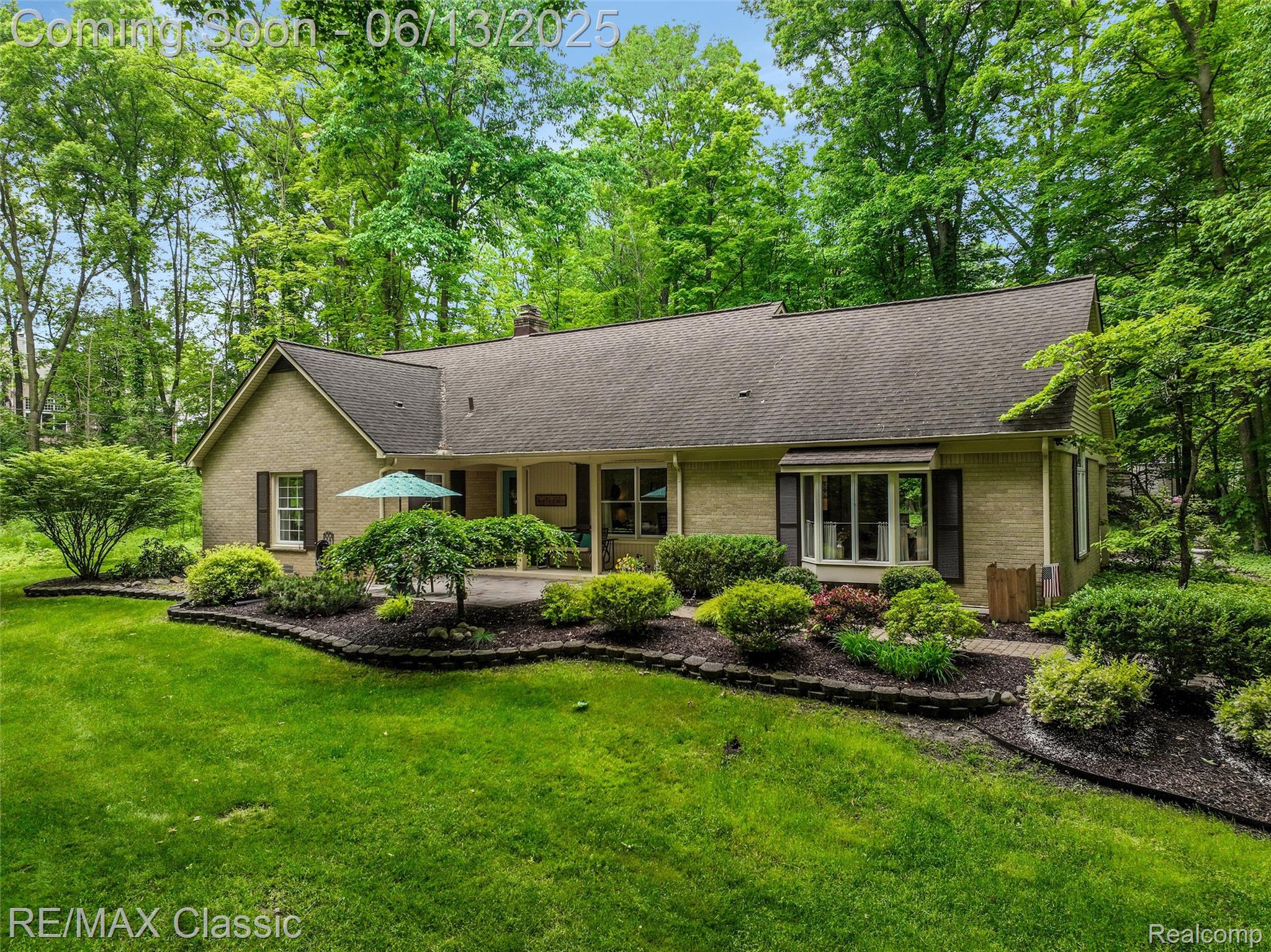 45100 Thornapple Lane