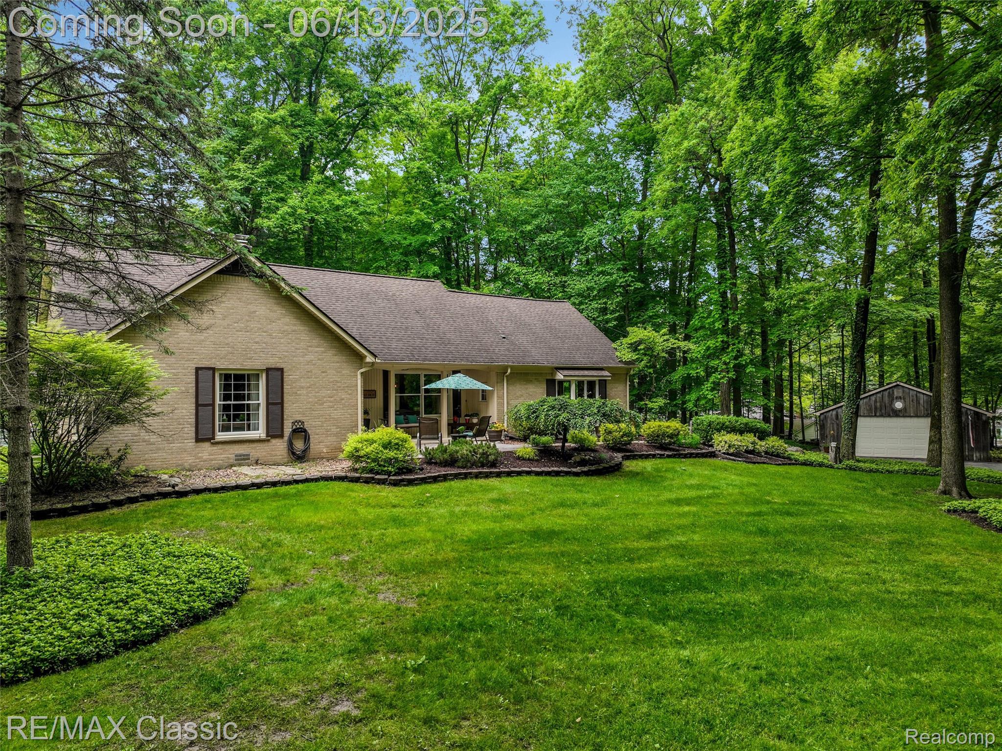 45100 Thornapple Lane