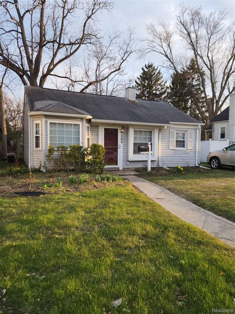 202 E 13 Mile Road Royal Oak City MI 48073
