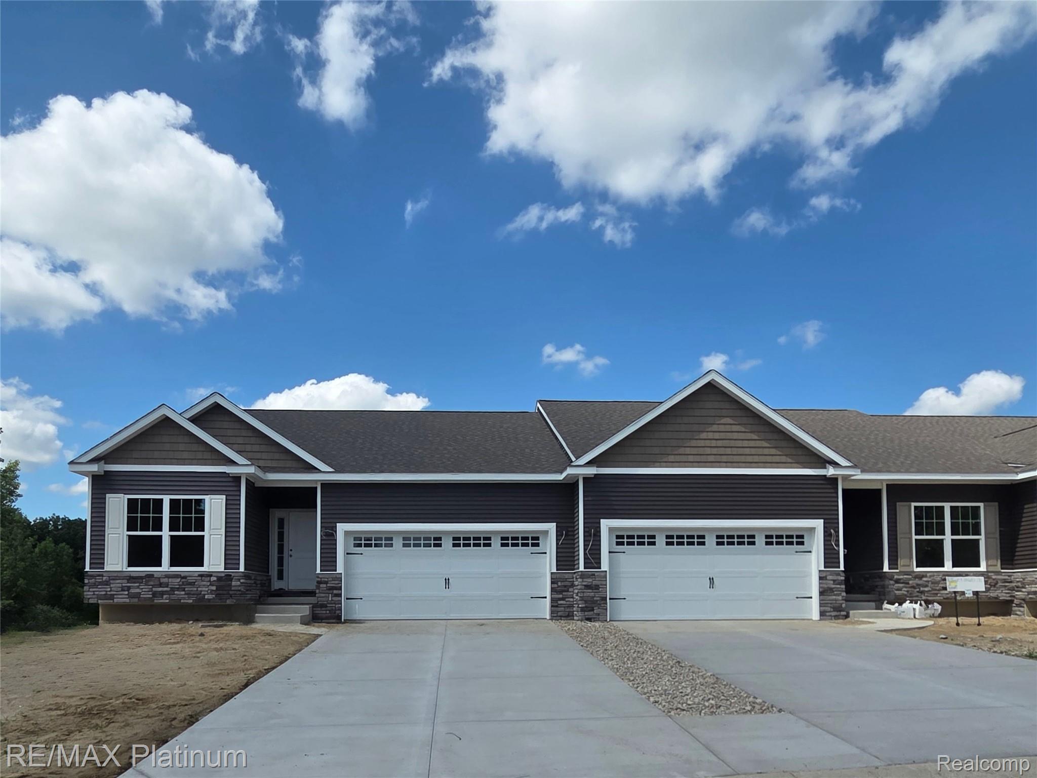 856 Oakwood Circle 44
