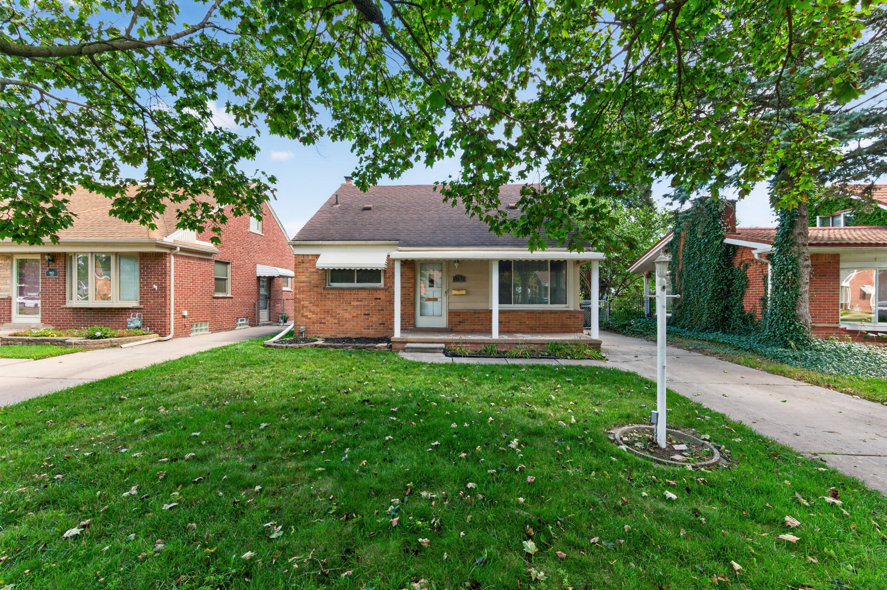 9961 Niver Avenue
