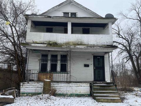 1917 Louise Highland Park Street Detroit City Wayne MI 48203