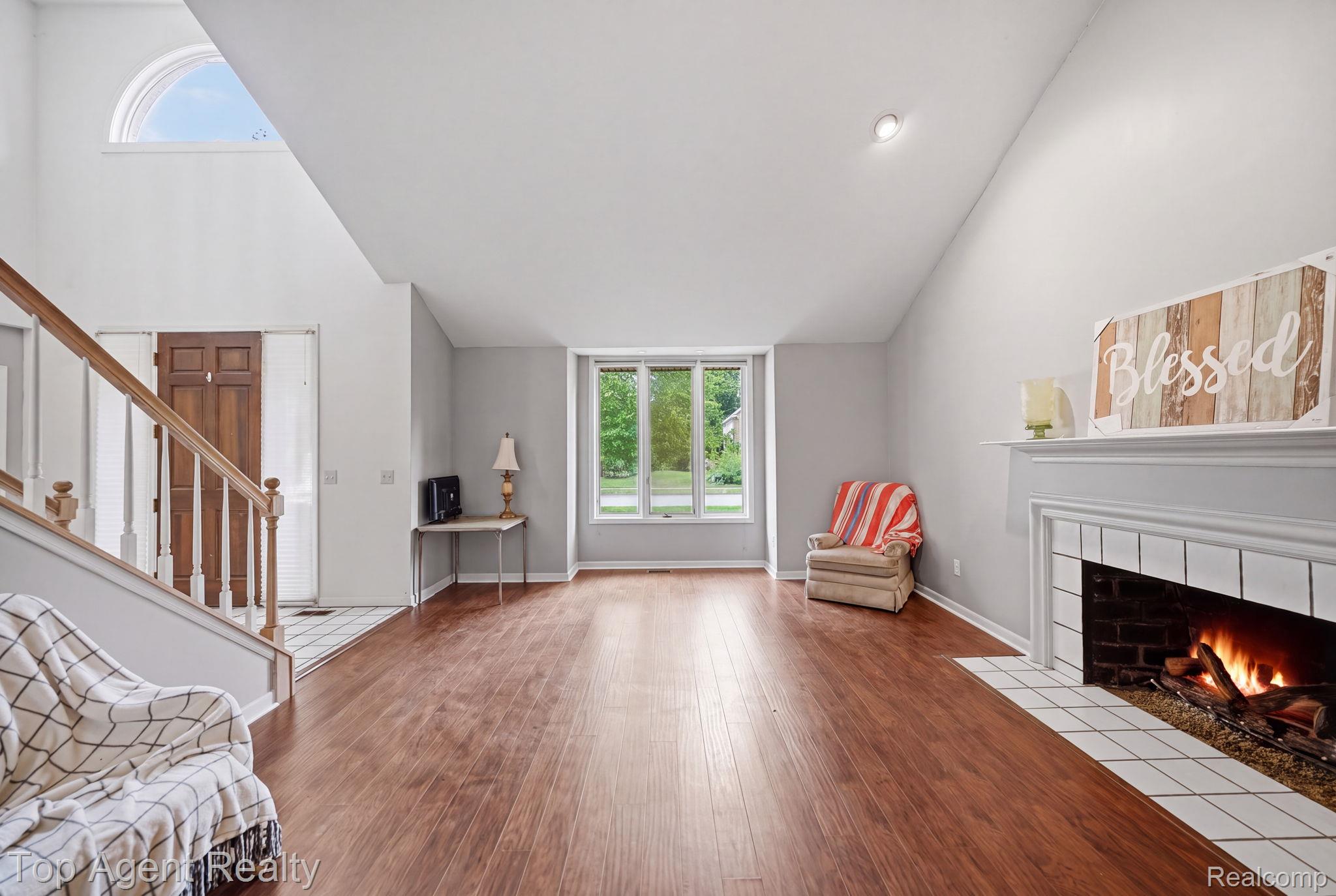 5045 Shady Creek Drive