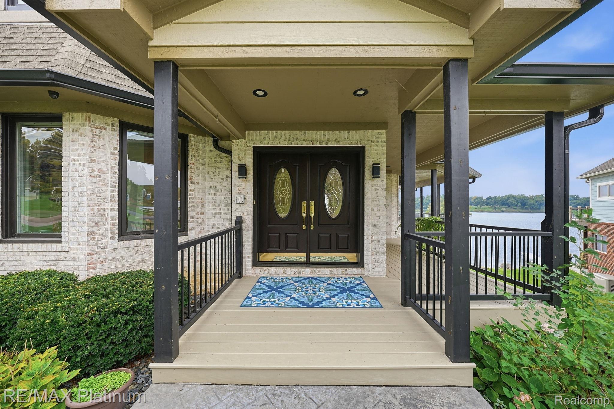 997 Thompson Shore Drive