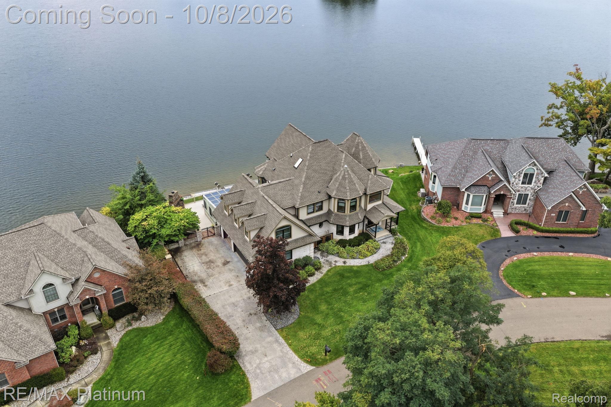 997 Thompson Shore Drive