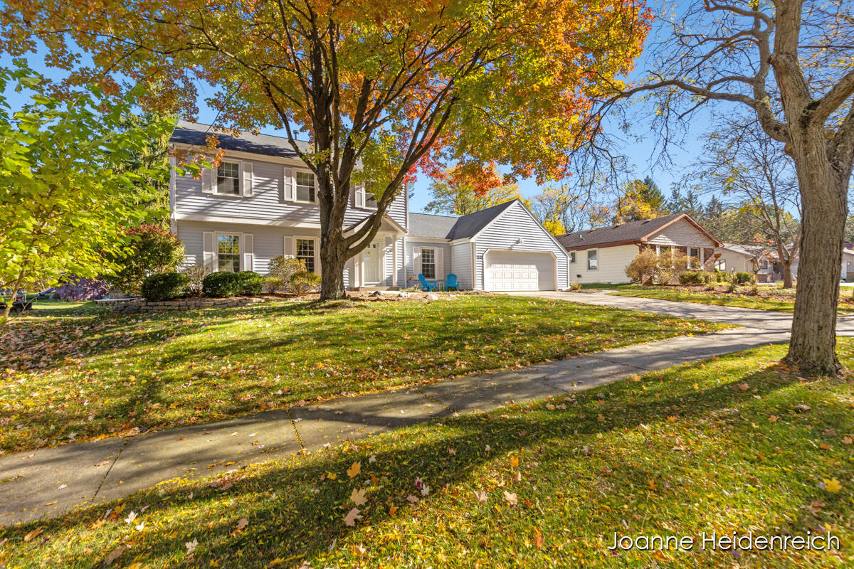 2526 Birchcrest Drive SE