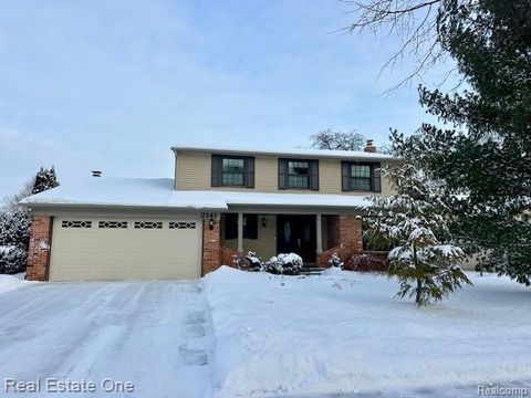 2141 Michele Drive Troy City MI 48085