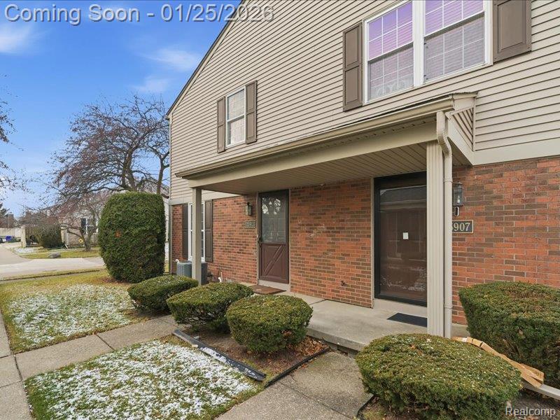 15913 N Franklin Drive