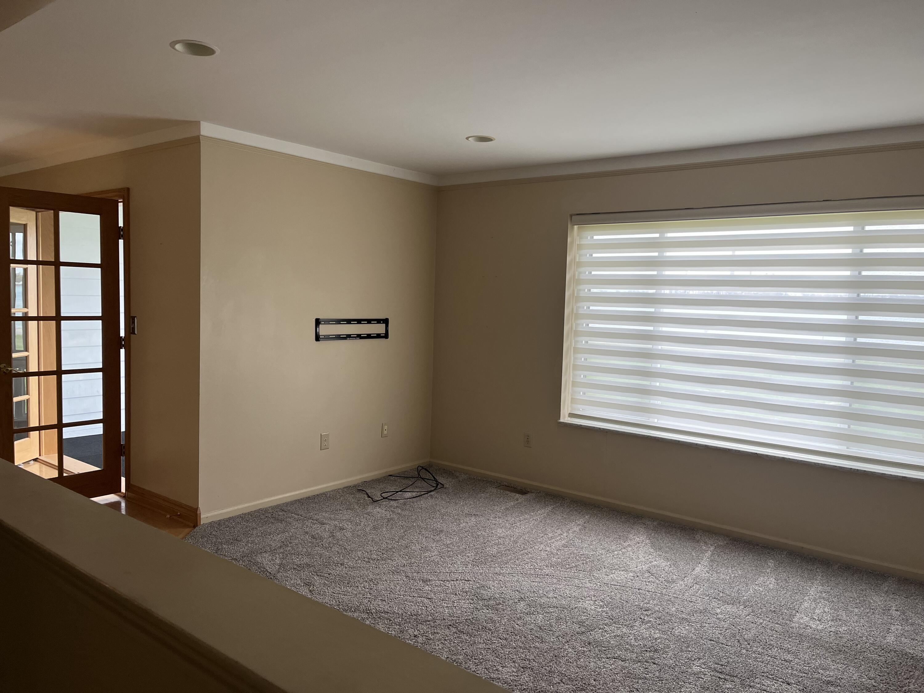 1660 River Road 43