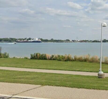 1660 River Road 43