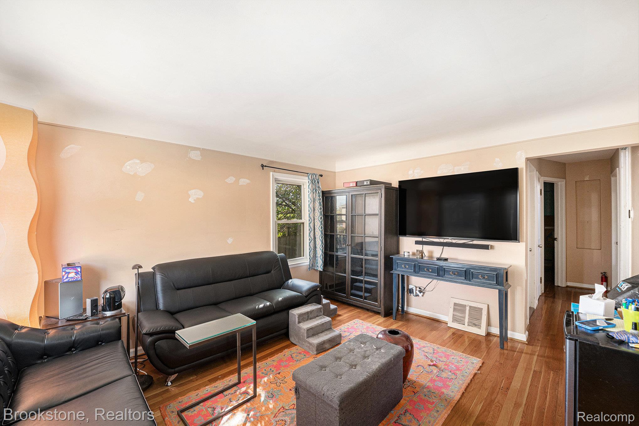 1197 Catalpa Drive