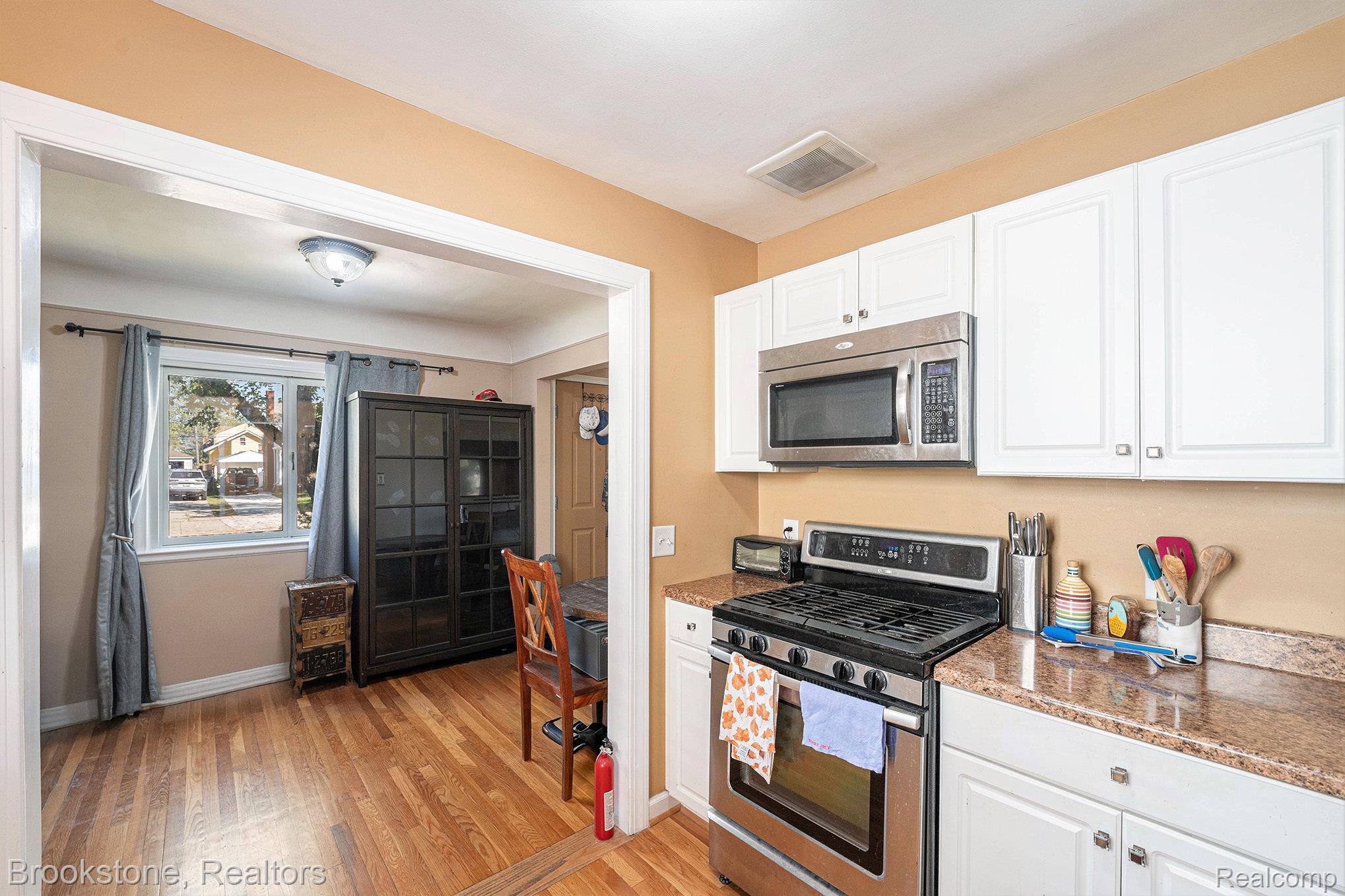 1197 Catalpa Drive
