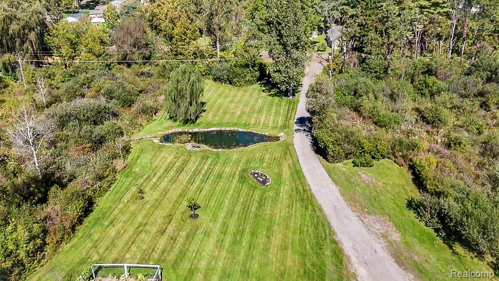 715 W Glass Road