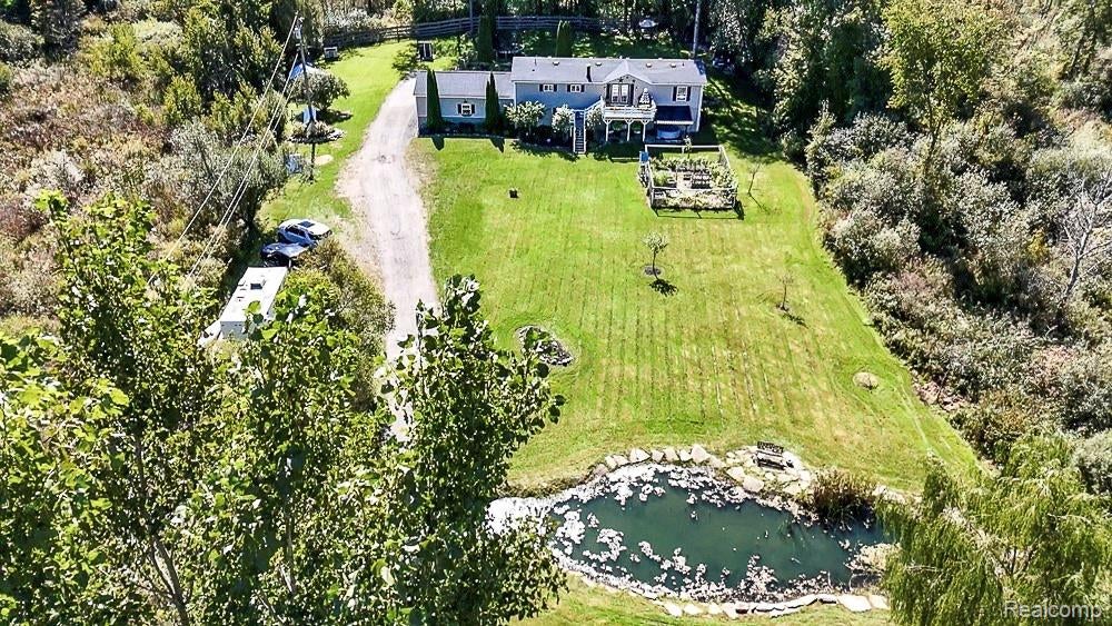 715 W Glass Road