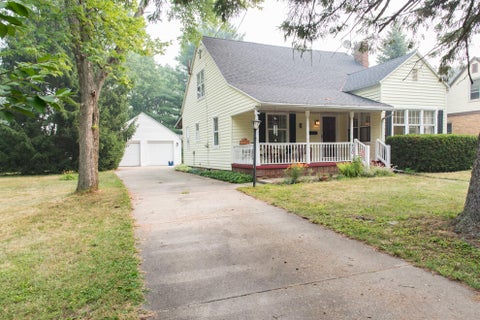 Photo of 420 Evelyn Avenue, Kalamazoo City, MI 49001 (MLS # 66026052429)