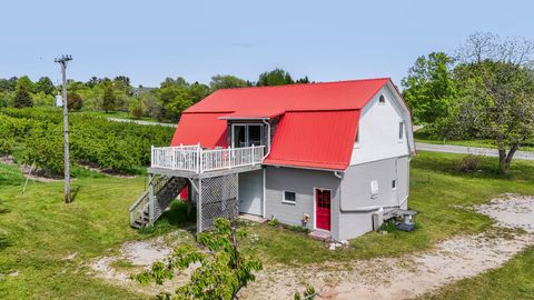 11751 Center Road Peninsula Township MI 49686