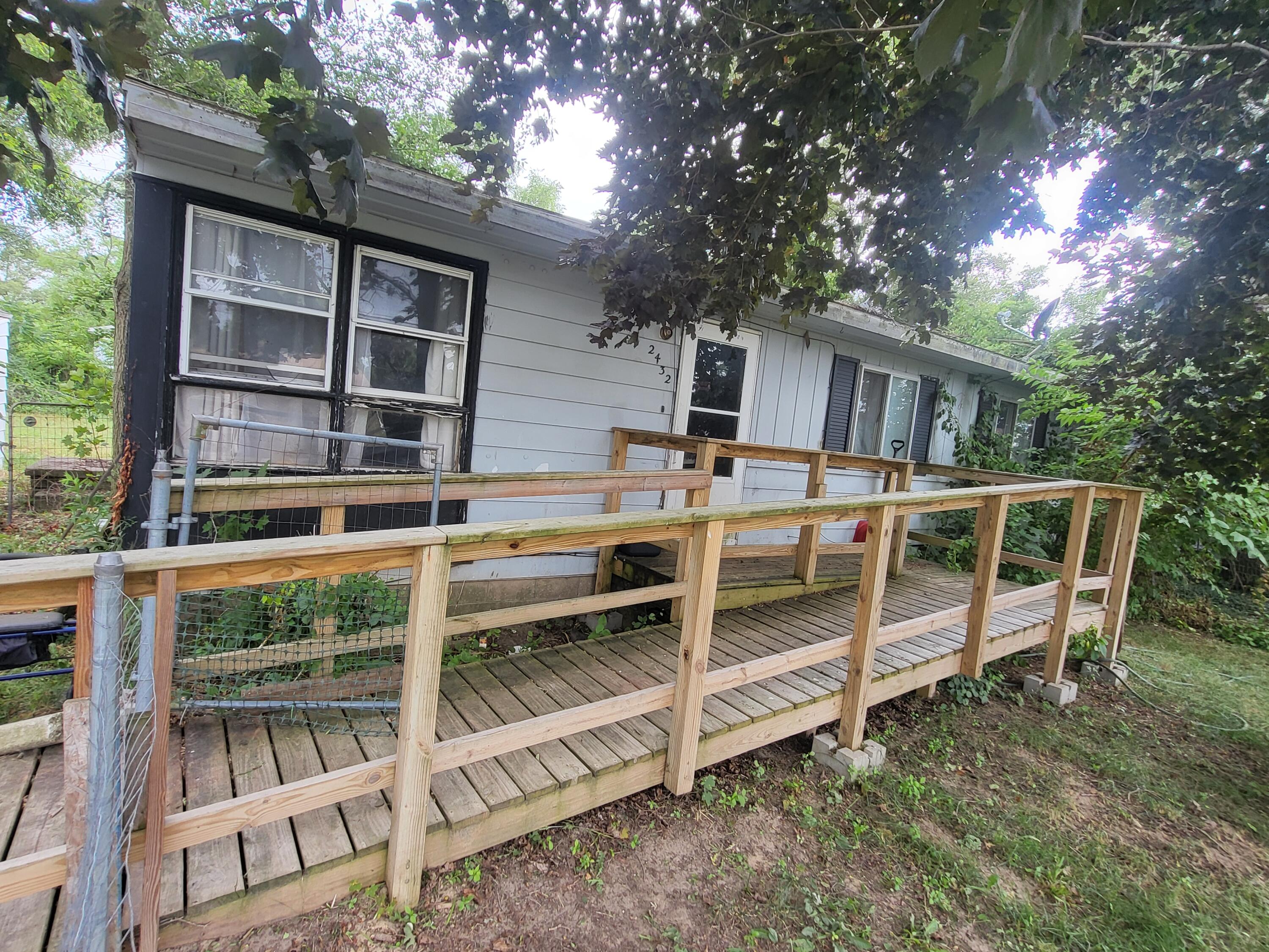 2432 Lawrence Drive