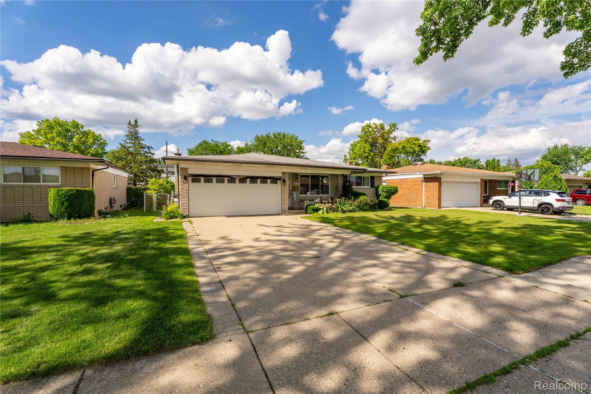 3173 Hedge Drive