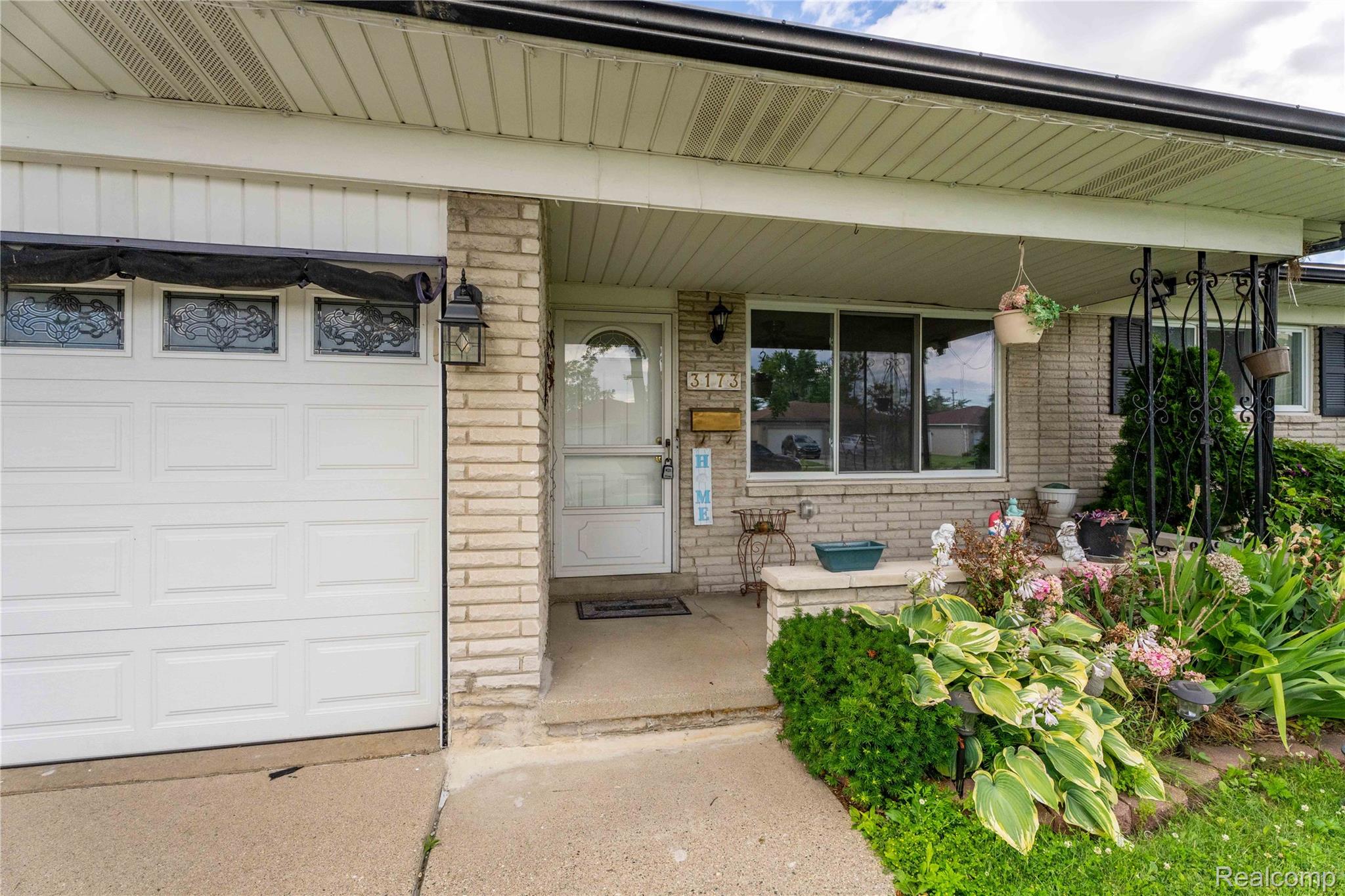 3173 Hedge Drive